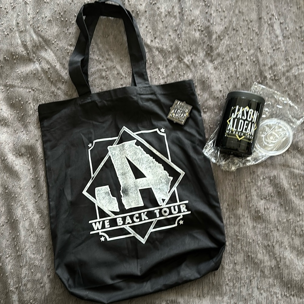 Jason Aldean tote with magnet and tumbler … all new!